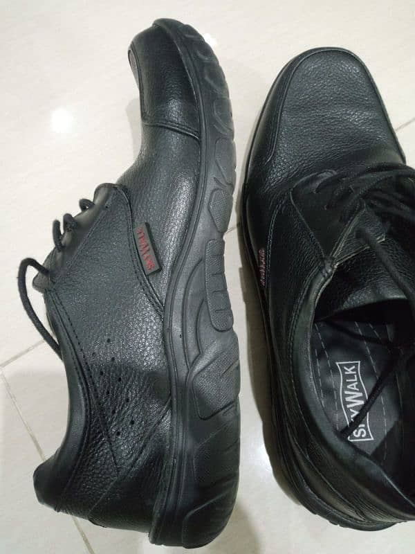 Borjan Shoes size 42 2