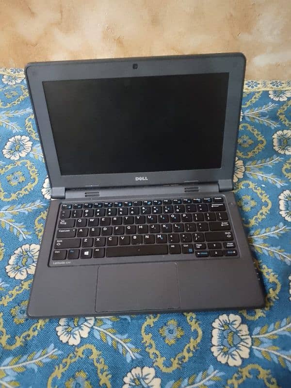 Dell | Chromebook N2840 | Storage 8 /64 price 30000 1