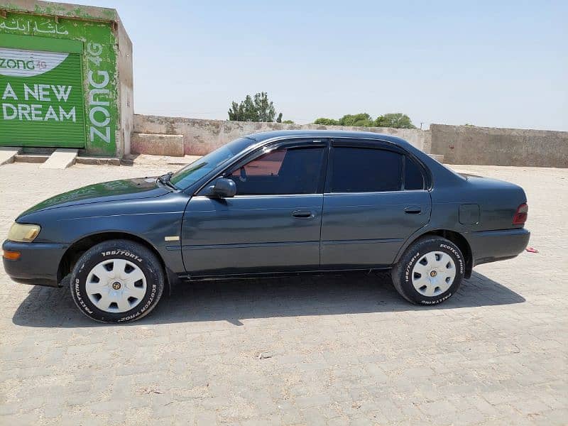 Toyota Corolla XE 2000 5