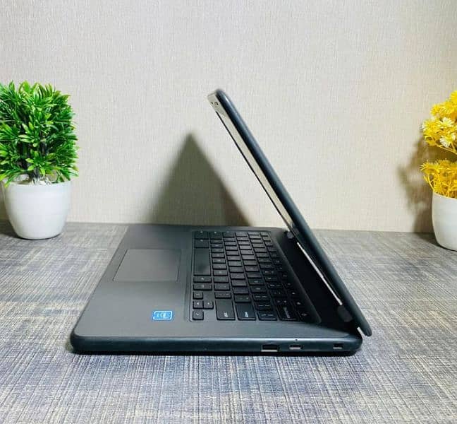 Dell Chromebook 14.1 inch  4gb /32gb 3