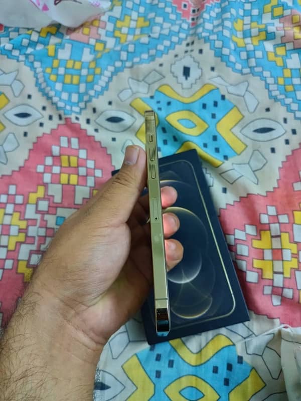 I phone 12 pro Max 256Gb Non Pta Factory Unlocked 2