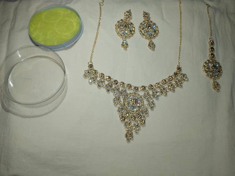 Elegant Jewelry Set With Box 5