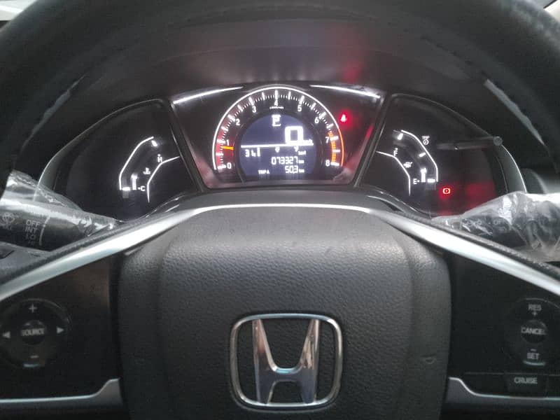 Honda Civic Oriel 2017 7