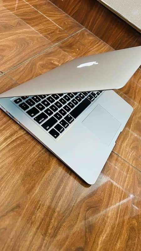 APPLE MACBOOK AIR (2017) 8/128gb FLASH SSD STORAGE 4