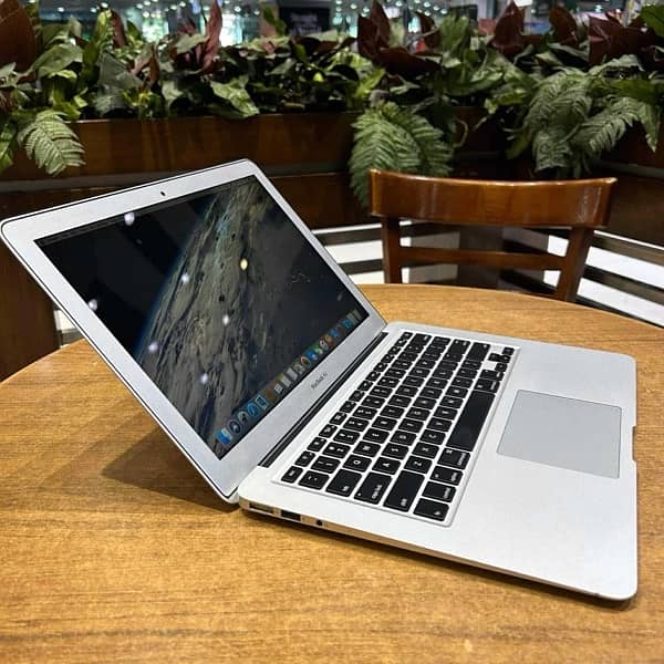 APPLE MACBOOK AIR (2017) 8/128gb FLASH SSD STORAGE 7