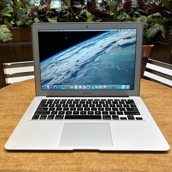 APPLE MACBOOK AIR (2017) 8/128gb FLASH SSD STORAGE 8