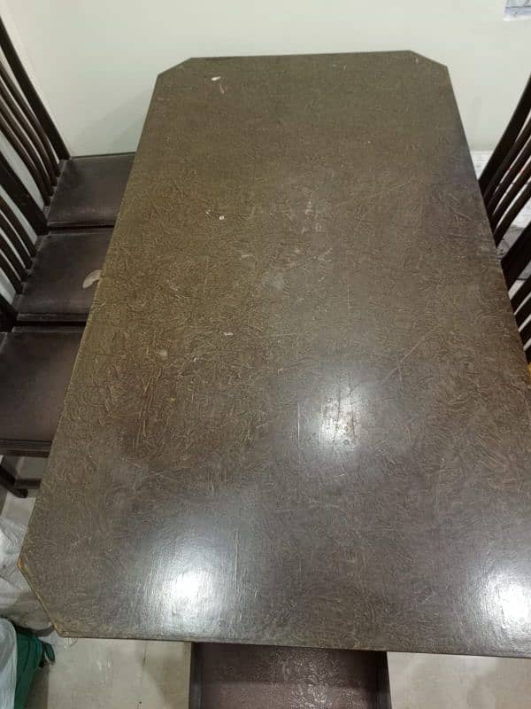 Dining table in good condition for sale 3