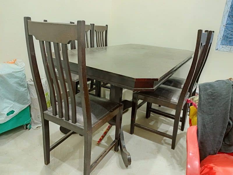 Dining table in good condition for sale 6