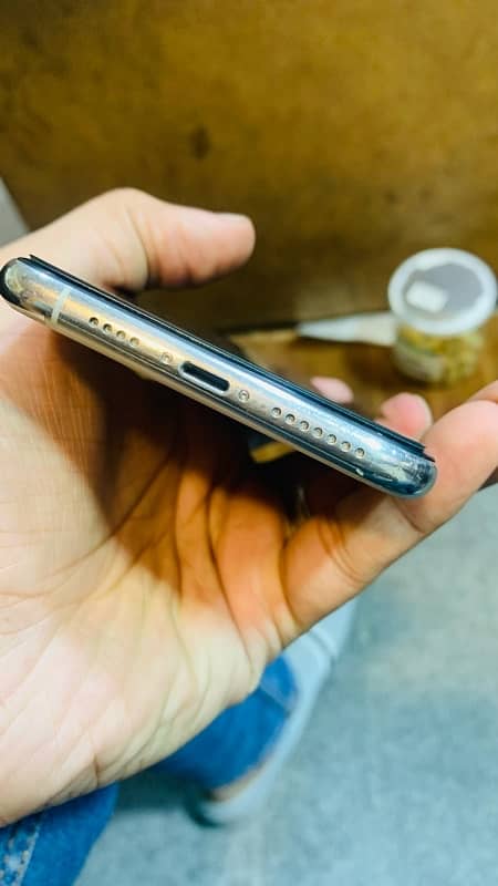 iphone 11 pro max 64GB PTA 2