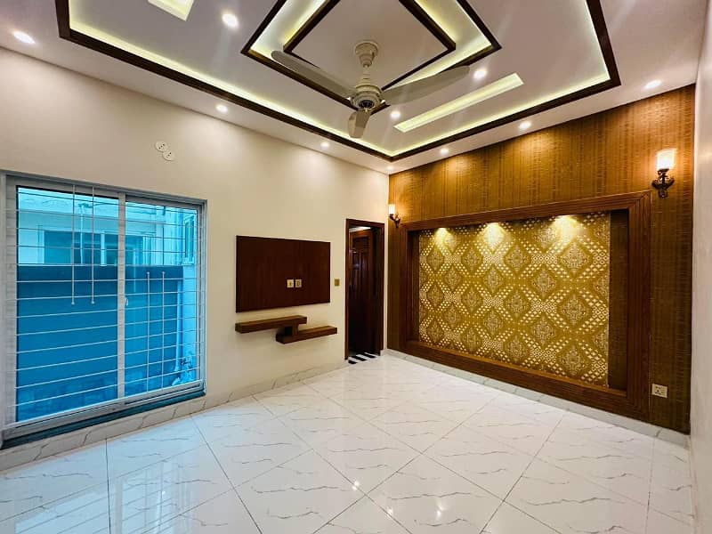 5 Marla Beautiful House For Sale In Bahria Town Lahore (Low Budget) 8