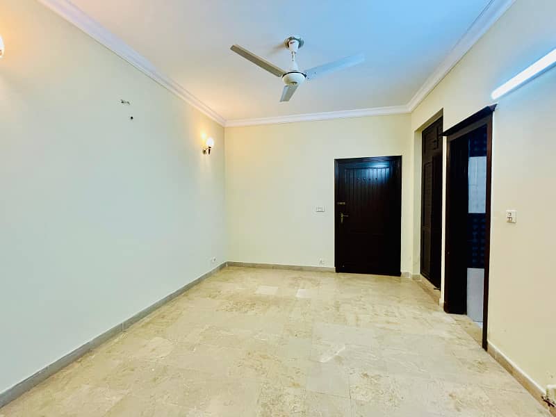 F-11 Markaz 2Bed 2 Bath TV Lounge Kitchen Car Parking Non-Furnished Apartment Available For Rent 3