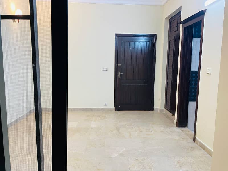 F-11 Markaz 2Bed 2 Bath TV Lounge Kitchen Car Parking Non-Furnished Apartment Available For Rent 4