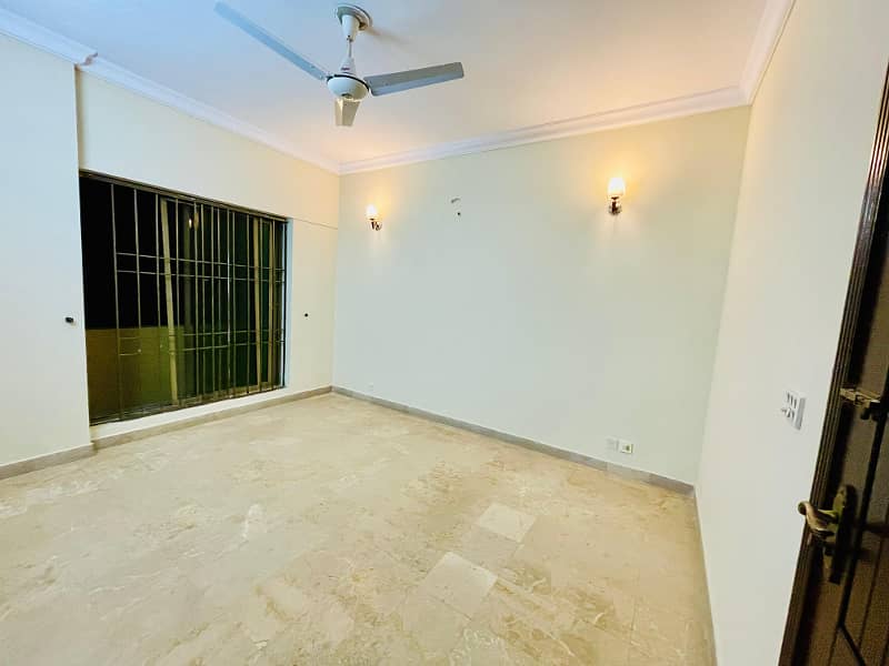 F-11 Markaz 2Bed 2 Bath TV Lounge Kitchen Car Parking Non-Furnished Apartment Available For Rent 7