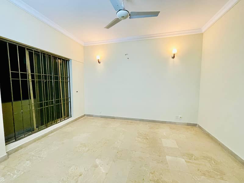 F-11 Markaz 2Bed 2 Bath TV Lounge Kitchen Car Parking Non-Furnished Apartment Available For Rent 8