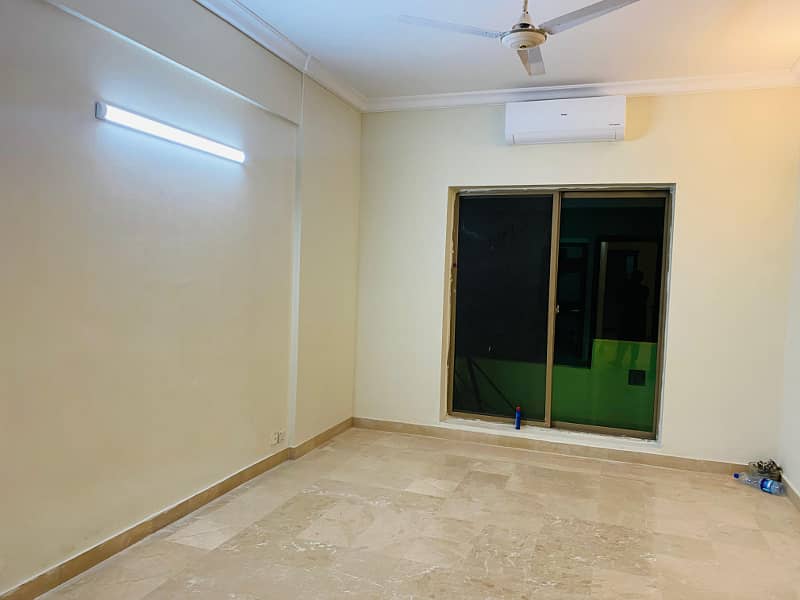 2 Bed 2 Bath TV Lounge Kitchen Car Parking Non-Furnished Apartment Available For Rent In F-11 Markaz Islamabad 3