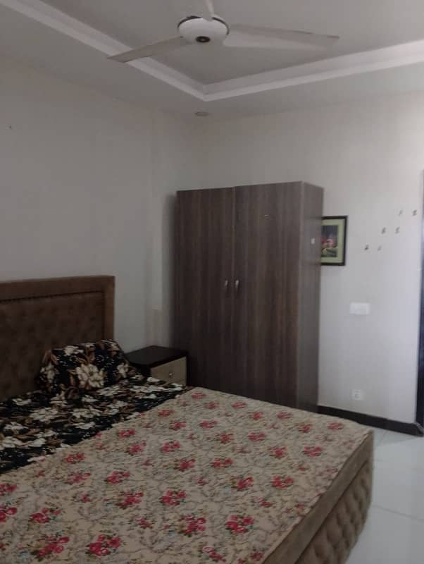 E-11 CAPITAL RESIDENCIA 1bed Fully Furnished flat available for rent only family 8