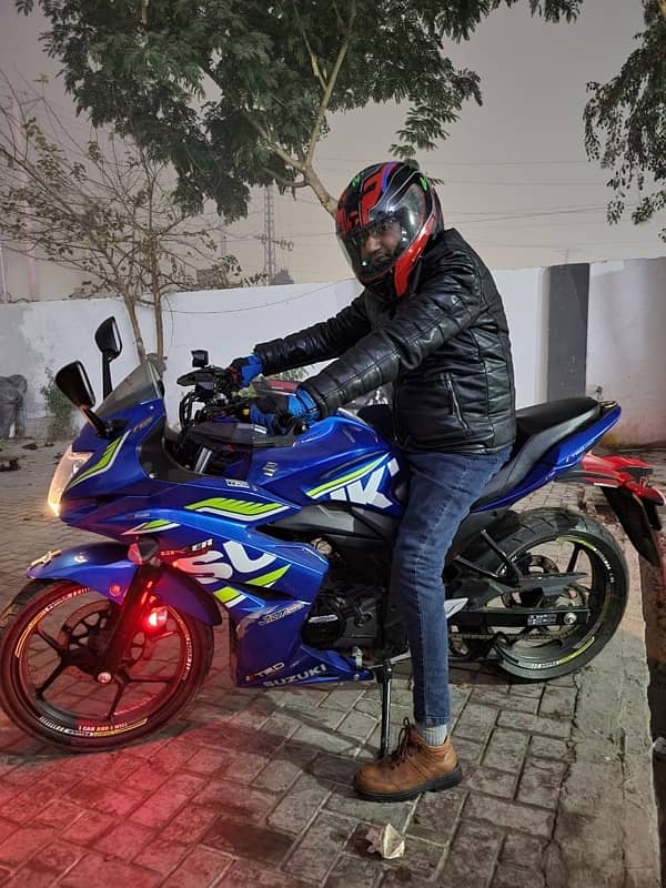 Suzuki gixxr 150 like new 0