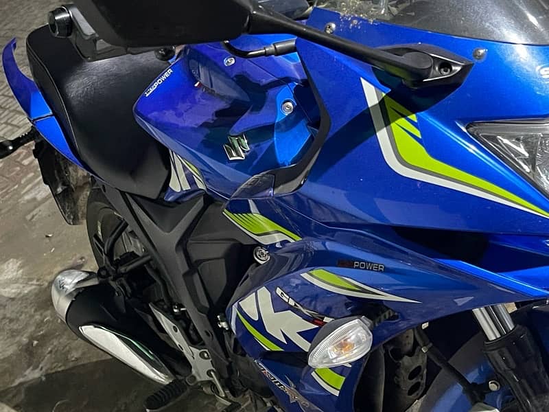 Suzuki gixxr 150 like new 4