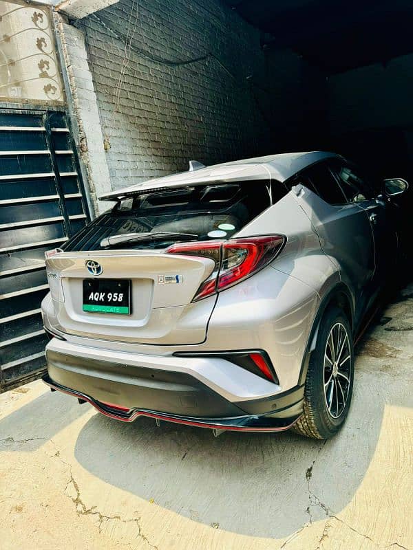 Toyota C-HR 2016 4