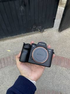 Sony a73