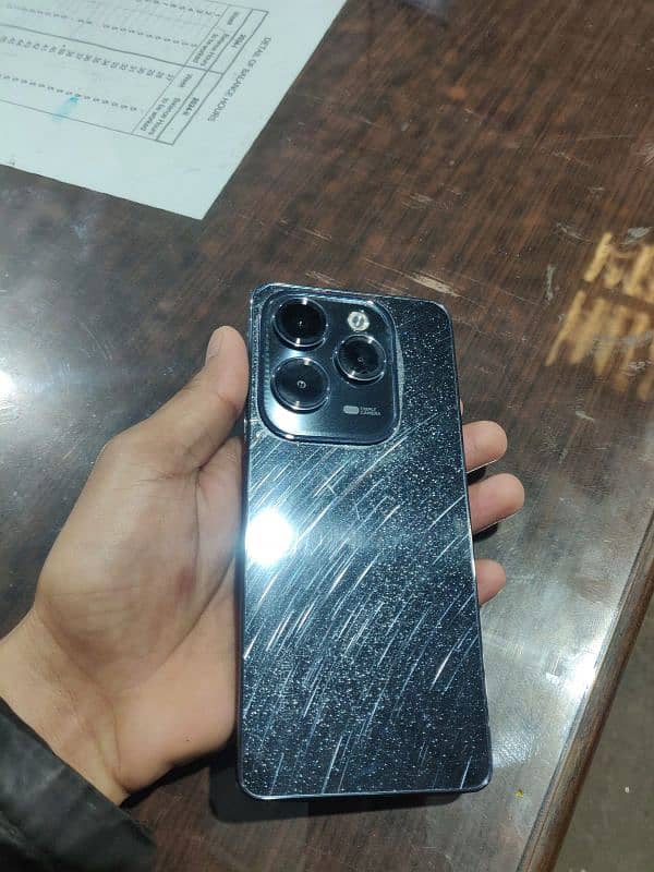 Infinix 40 pro aik manth used 0