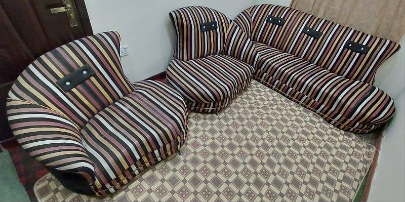 5 seater spring Dewan in good condition 2