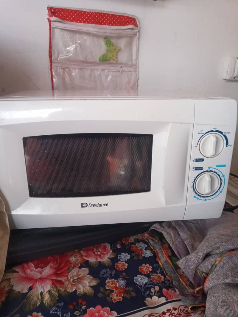 Microwave Oven in Excellent condition 5