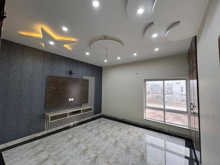 Triple story 8 marla house for sale in mumtaz city 6