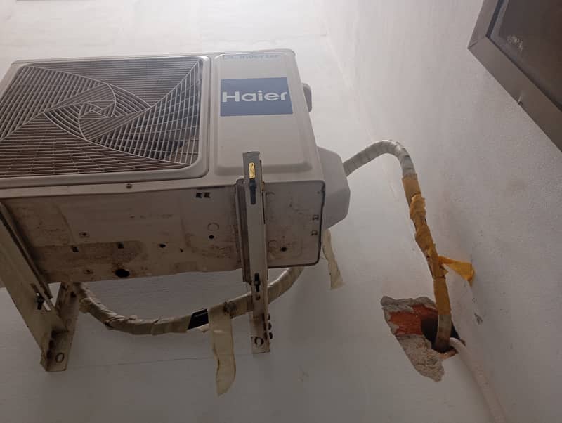 HAIER 1 TON DC INVERTER WORKING BEST JUST ONE SEASON USED 1