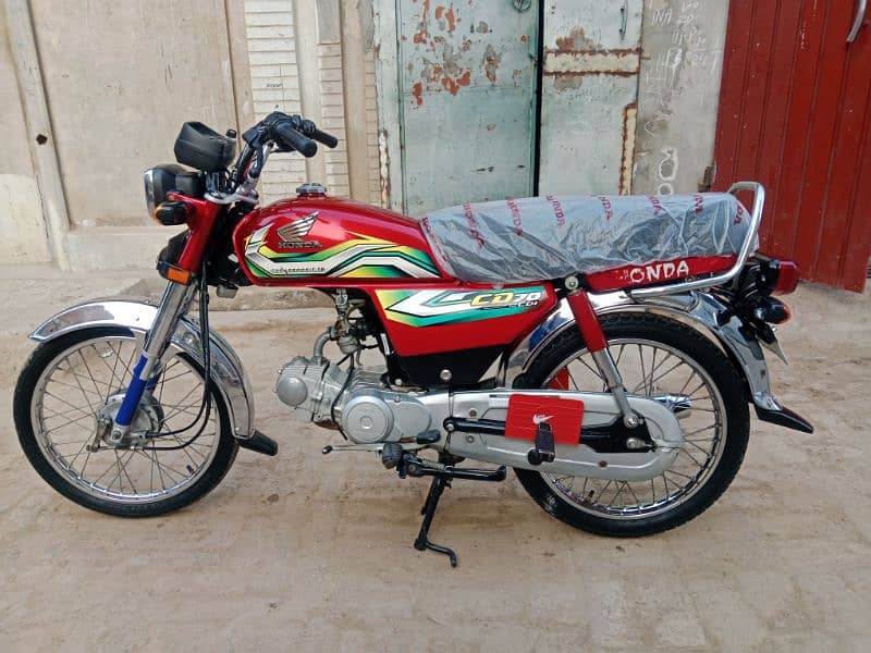 Honda CD 70 bike for sale model 2023 03057210160//03456561380 4