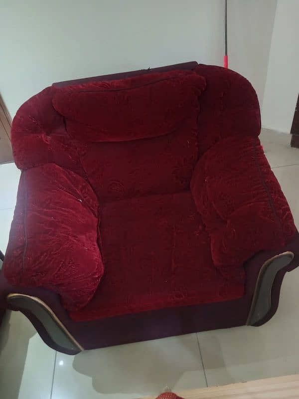 5 seater sofa lush condition 1