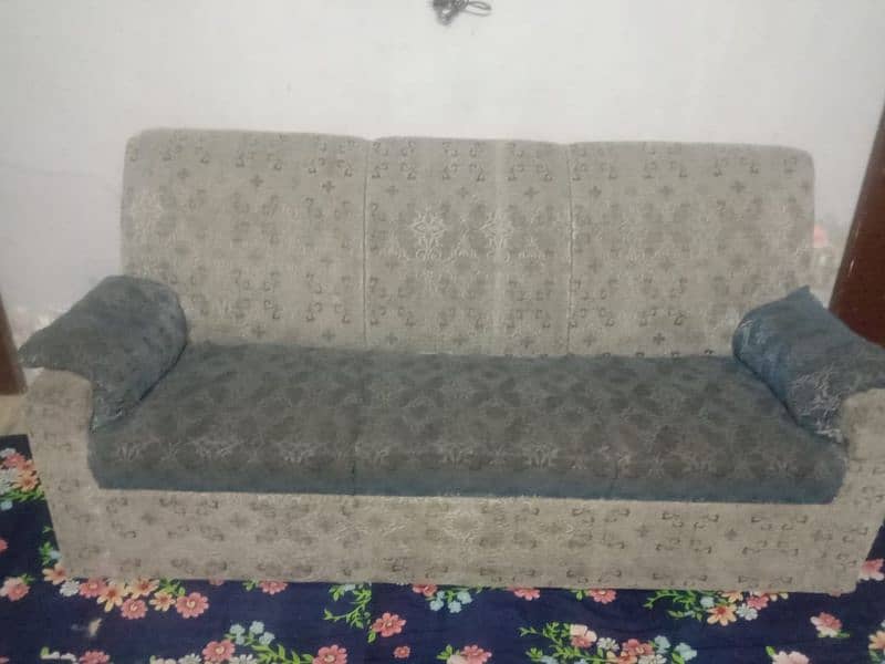 5 seater Sofa set slightly used 1