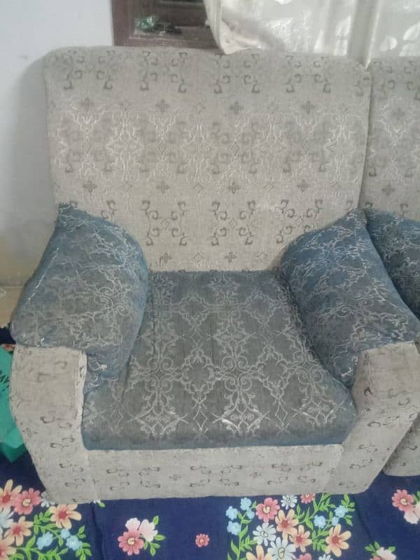 5 seater Sofa set slightly used 2