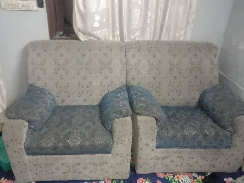 5 seater Sofa set slightly used 3