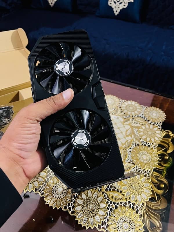 XFX Radeon 5700 XT 1