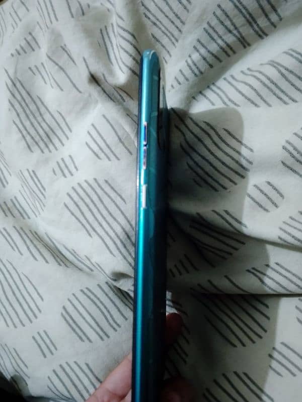 tecno spark 5      4  64 hai   panal thoota hwa h 4