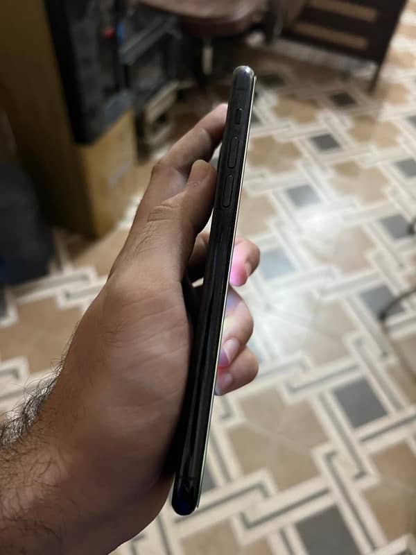 IPhone 11 pro max 64 GB Midnight Green. 1