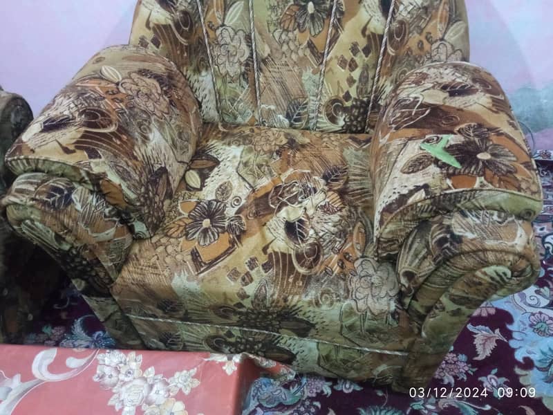 Sofa for sale structure made by " ٹالی لکڑی" 0