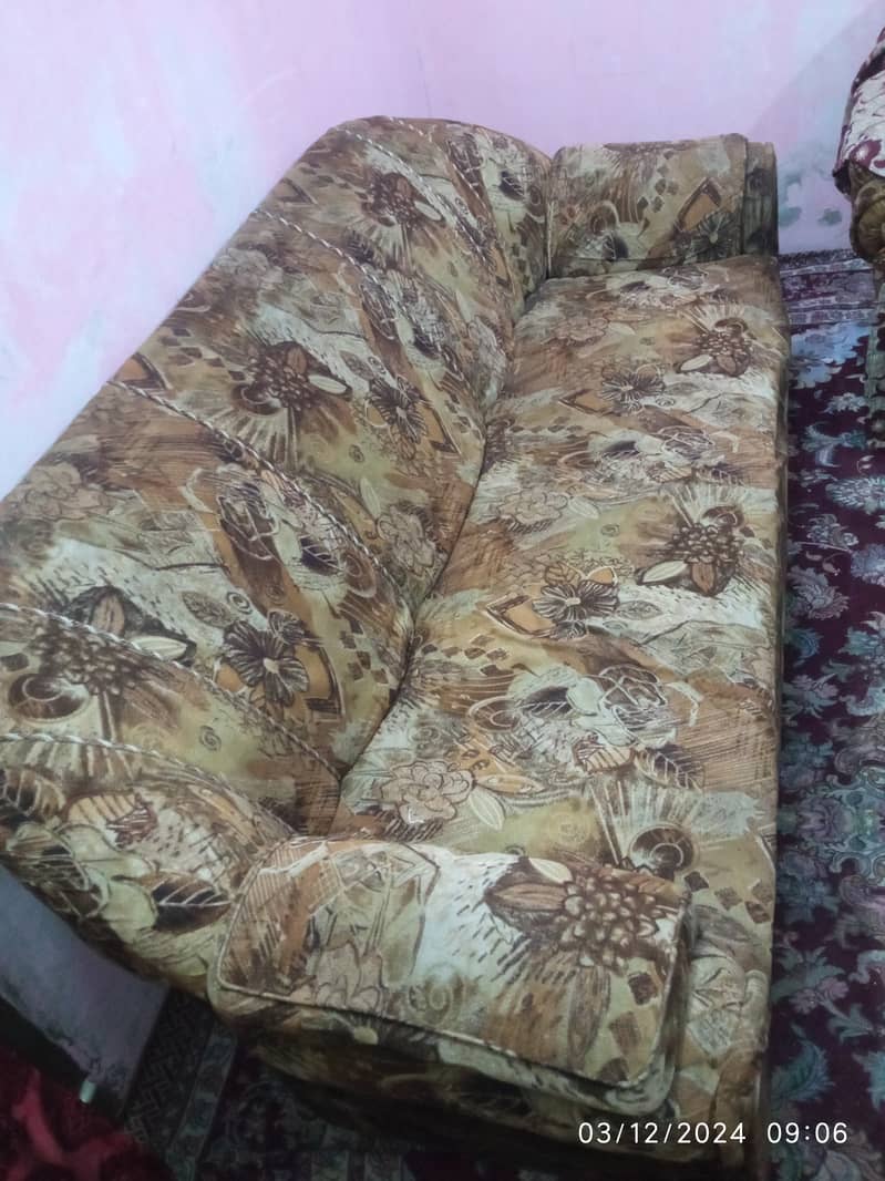 Sofa for sale structure made by " ٹالی لکڑی" 8