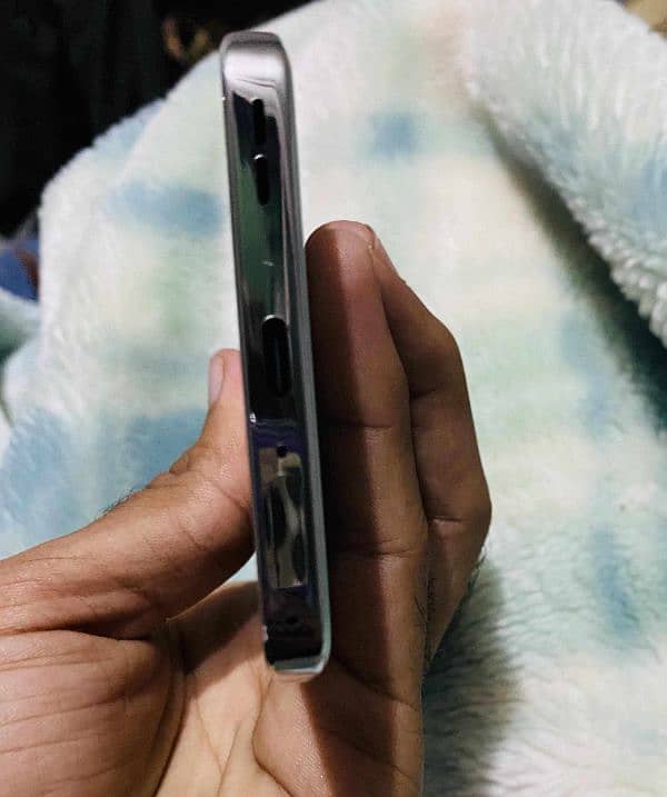 Oppo Reno 12pro  12 512 GB Dual Sim PTA approved 3