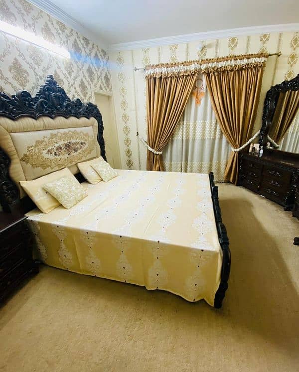 Bed Set Queen Size With Mattress 2 chair's 0