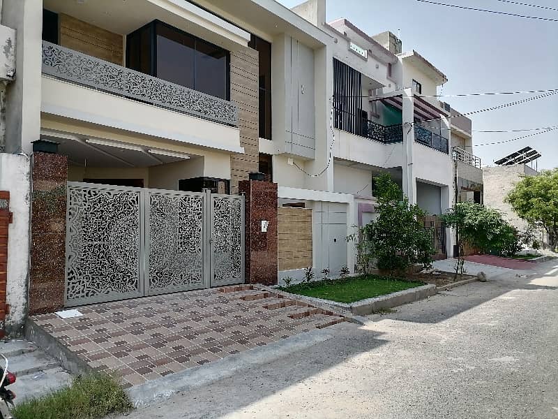 Best Options For Prime Location House Is Available For Sale In Satiana Road 5