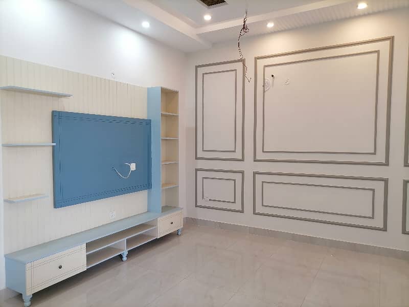 Best Options For Prime Location House Is Available For Sale In Satiana Road 10