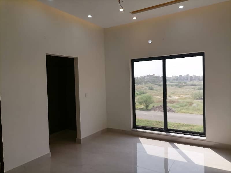 Best Options For Prime Location House Is Available For Sale In Satiana Road 18