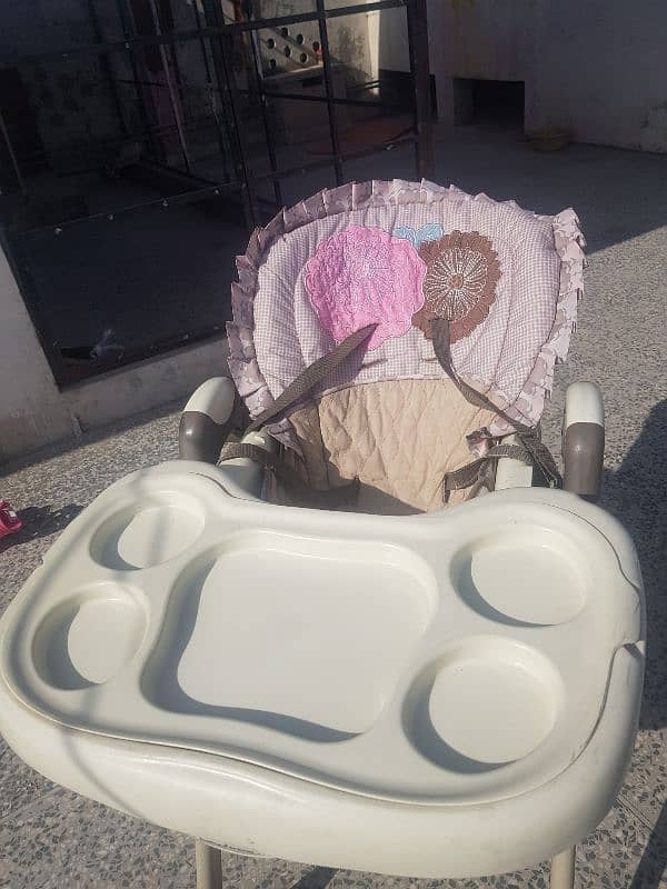 Kids high chair / Baby chair bought from Oman 3