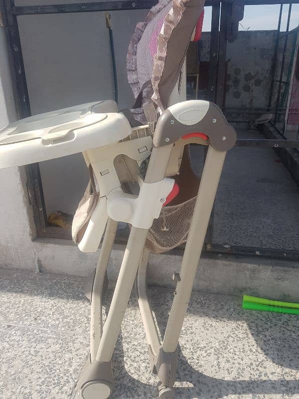 Kids high chair / Baby chair bought from Oman 5