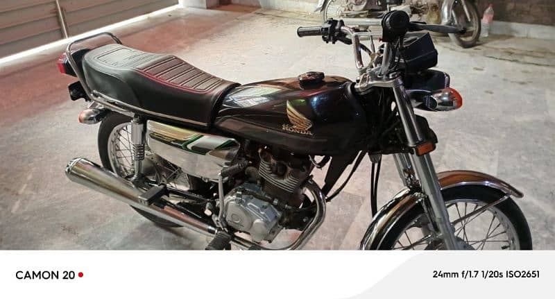 Honda 125s Black Lush 5