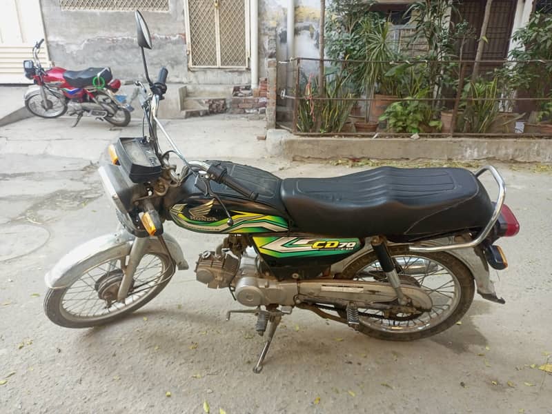 Honda CD 70 2023 3