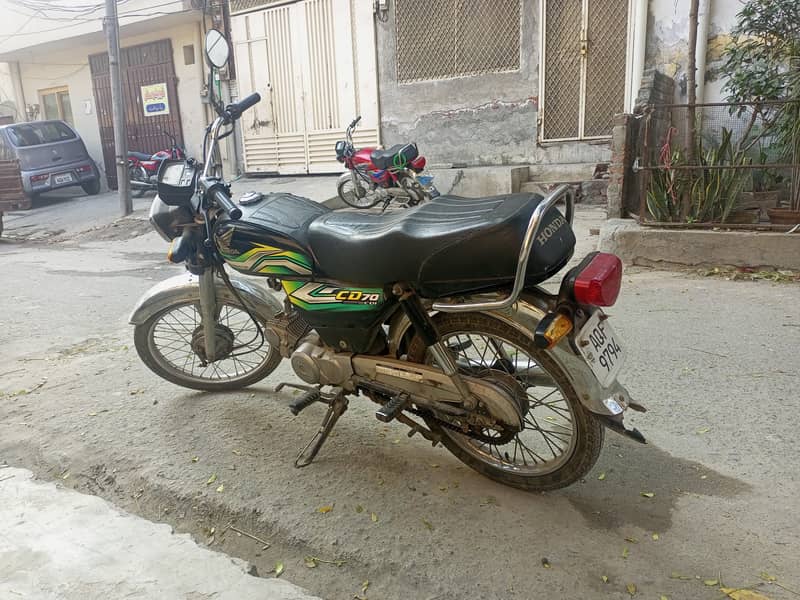 Honda CD 70 2023 4