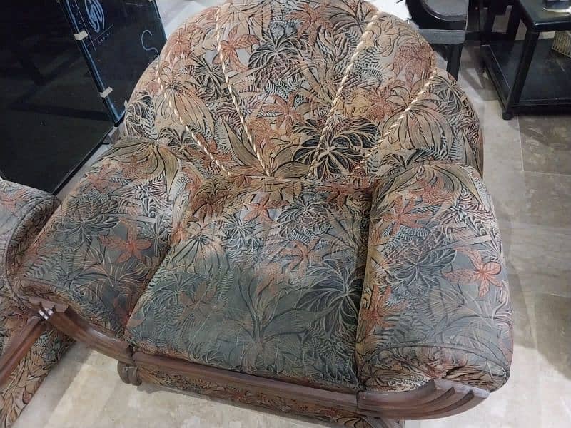 Used sofa set good condition. 1